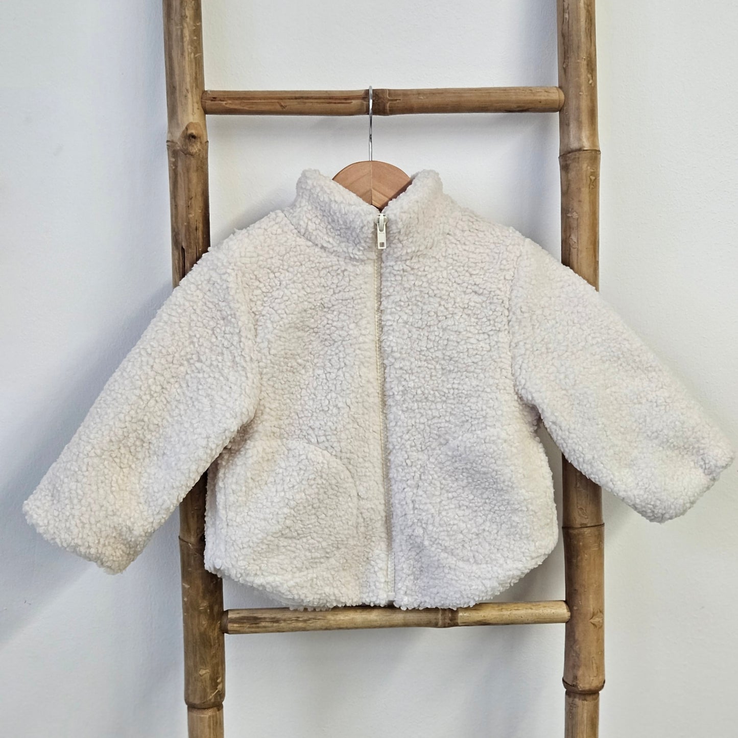 Geaca Alba Cu Blanita