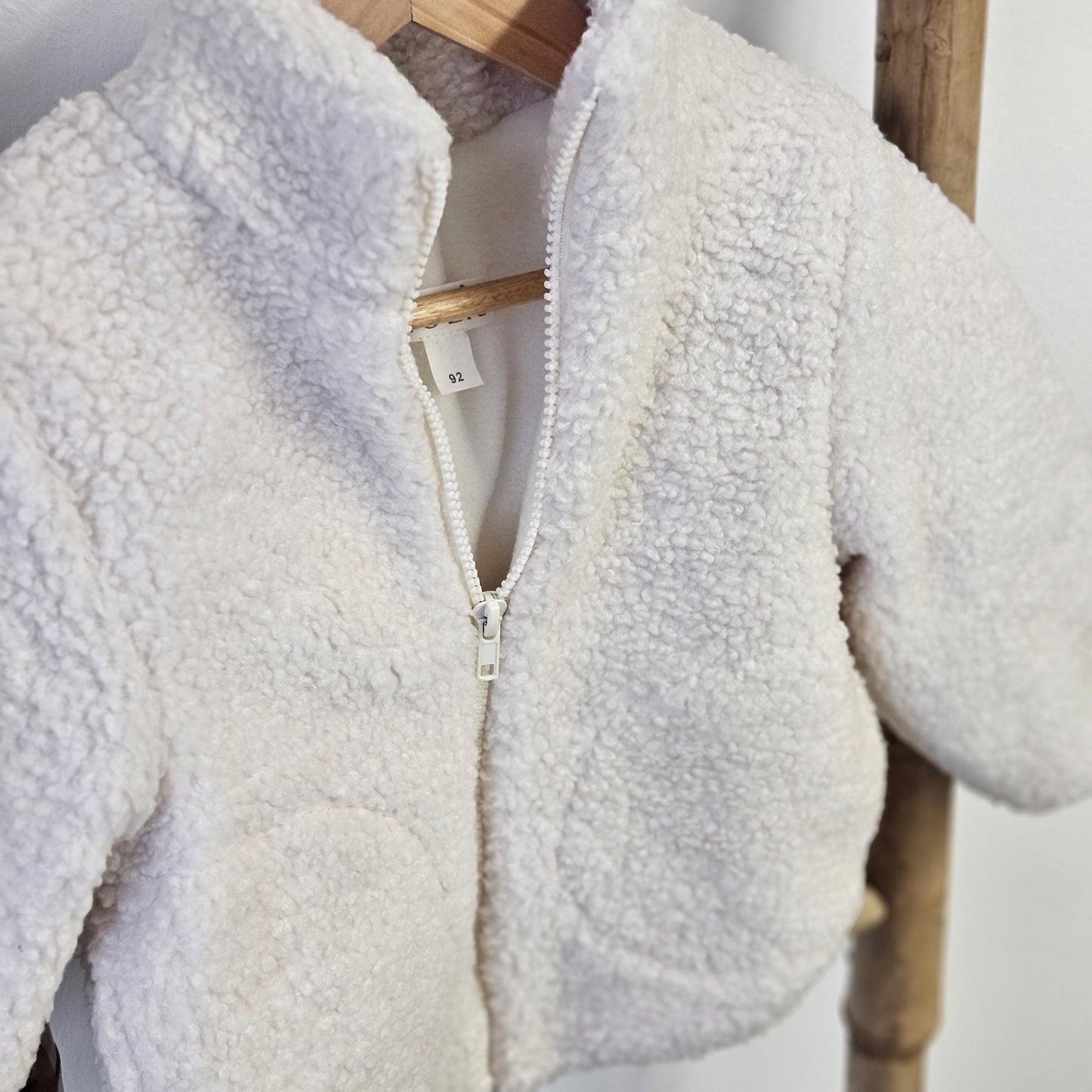 Geaca Alba Cu Blanita