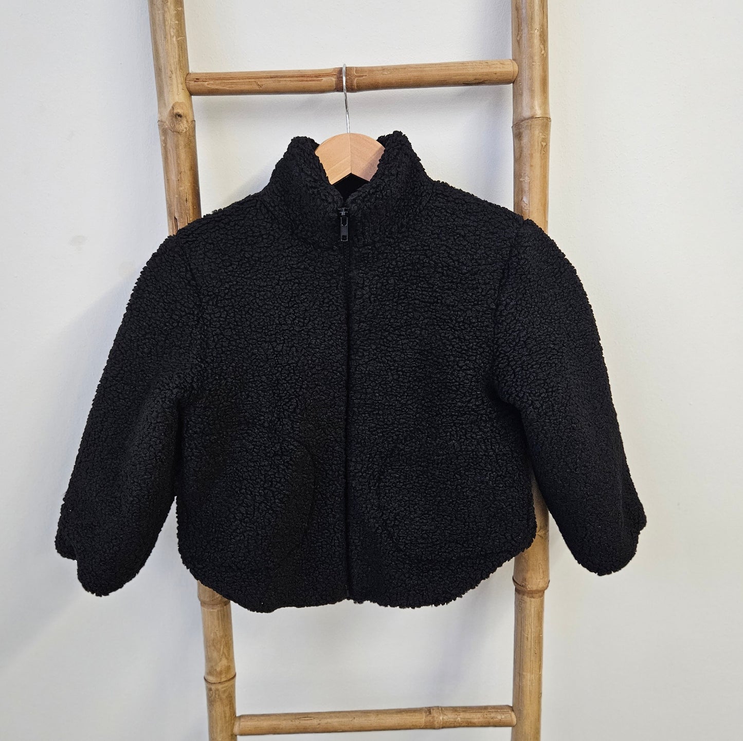 Geaca Neagra Cu Blanita