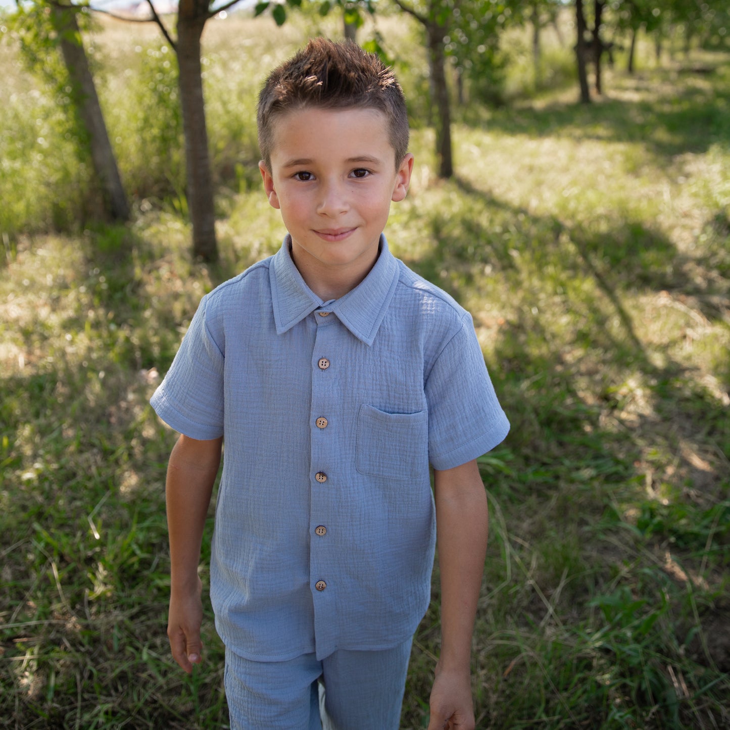 Set albastru camasa cu pantaloni scurti din muselina