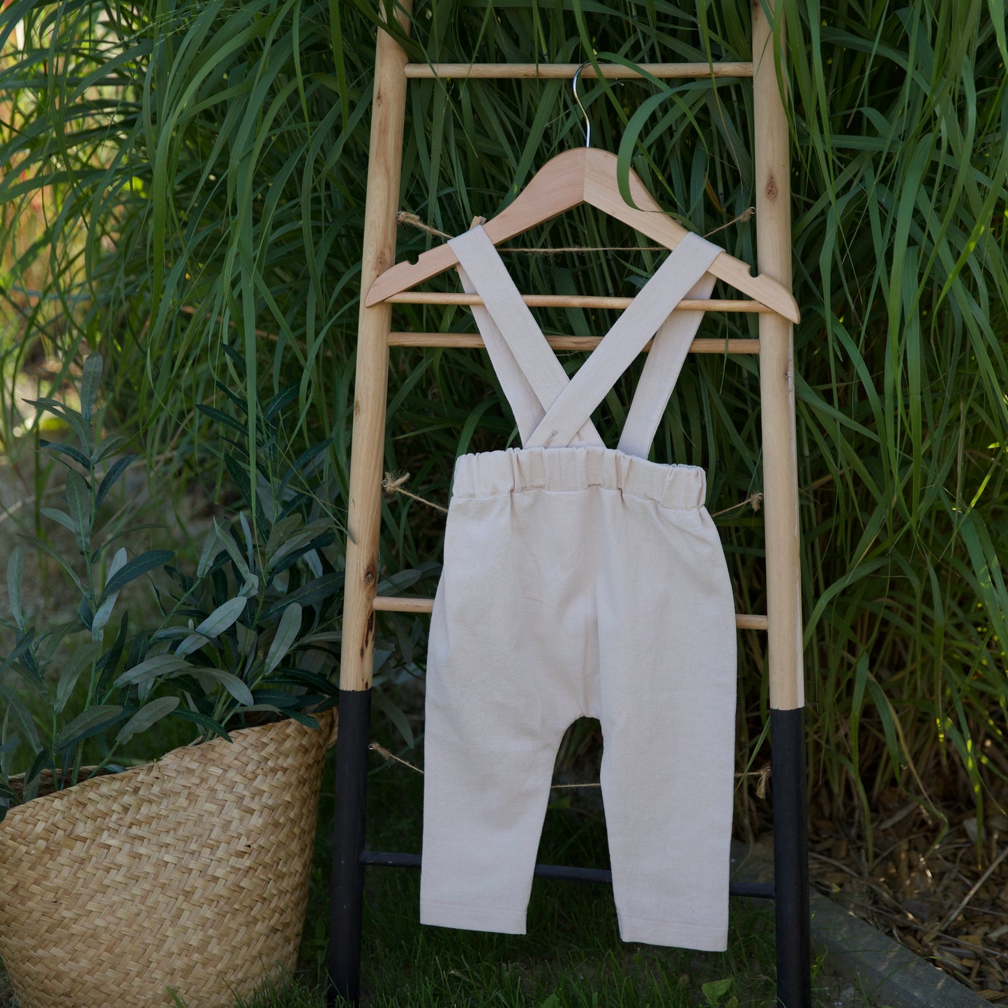 Costum Botez Baieti Bej Vesta Cu Pantaloni