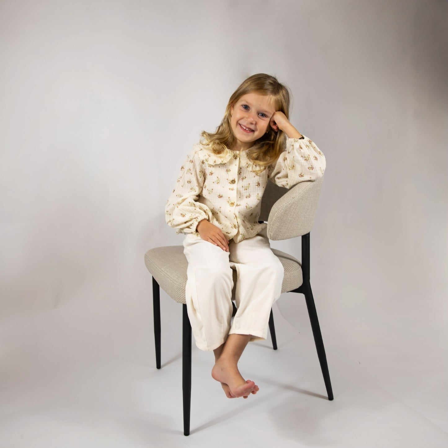 Pantaloni ecru din catifea pentru fete