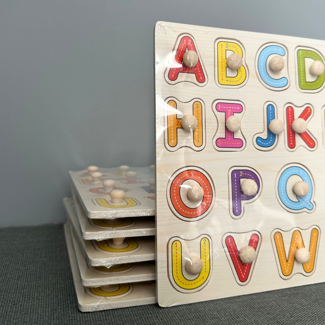 Puzzle incastru din lemn - 26 Litere, 2 ani+