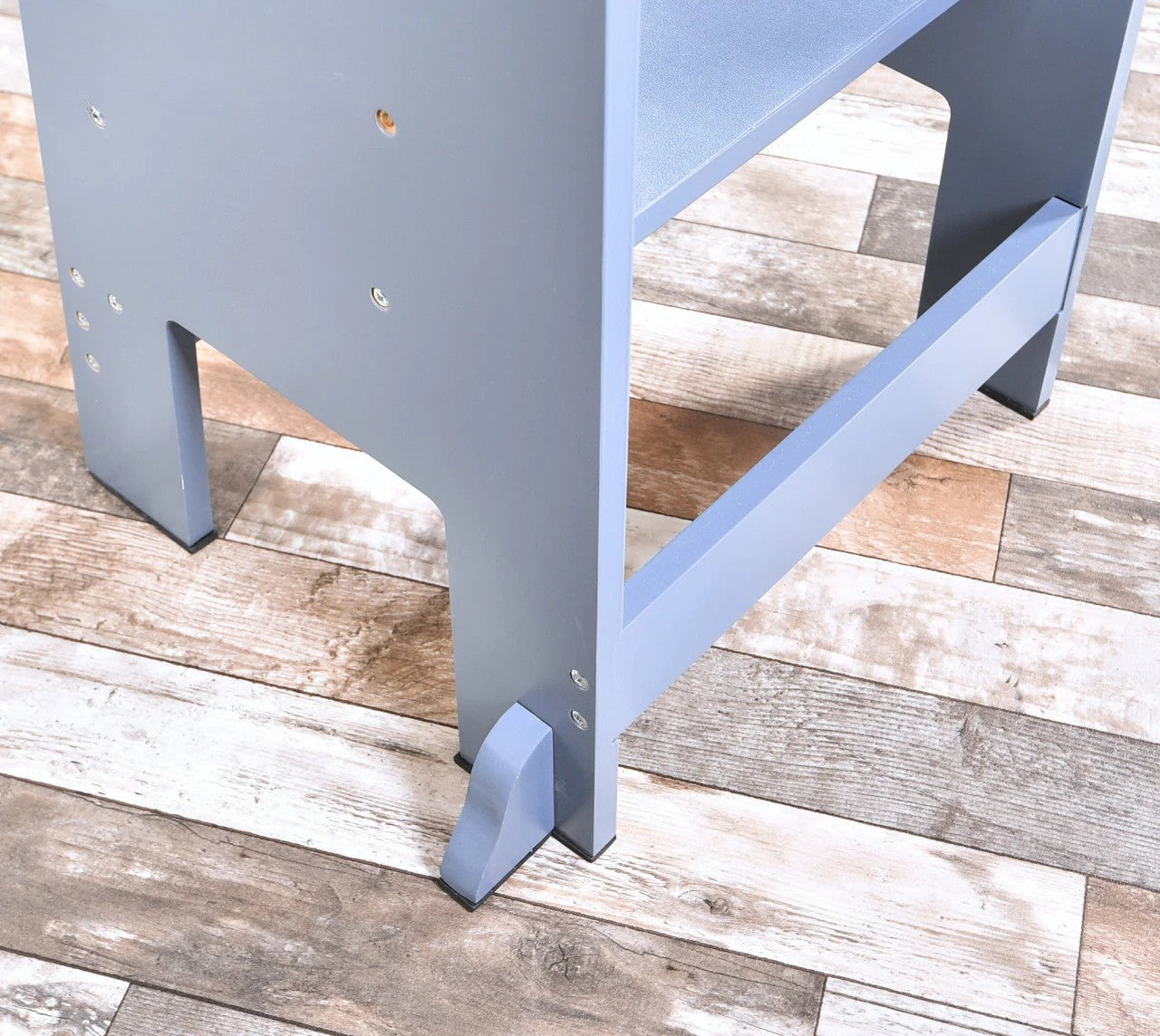 Turn de Invatare pentru Copii - Inaltator de tip Learning Tower cu Treapta de urcare antiderapanta si Balustrade de Protectie