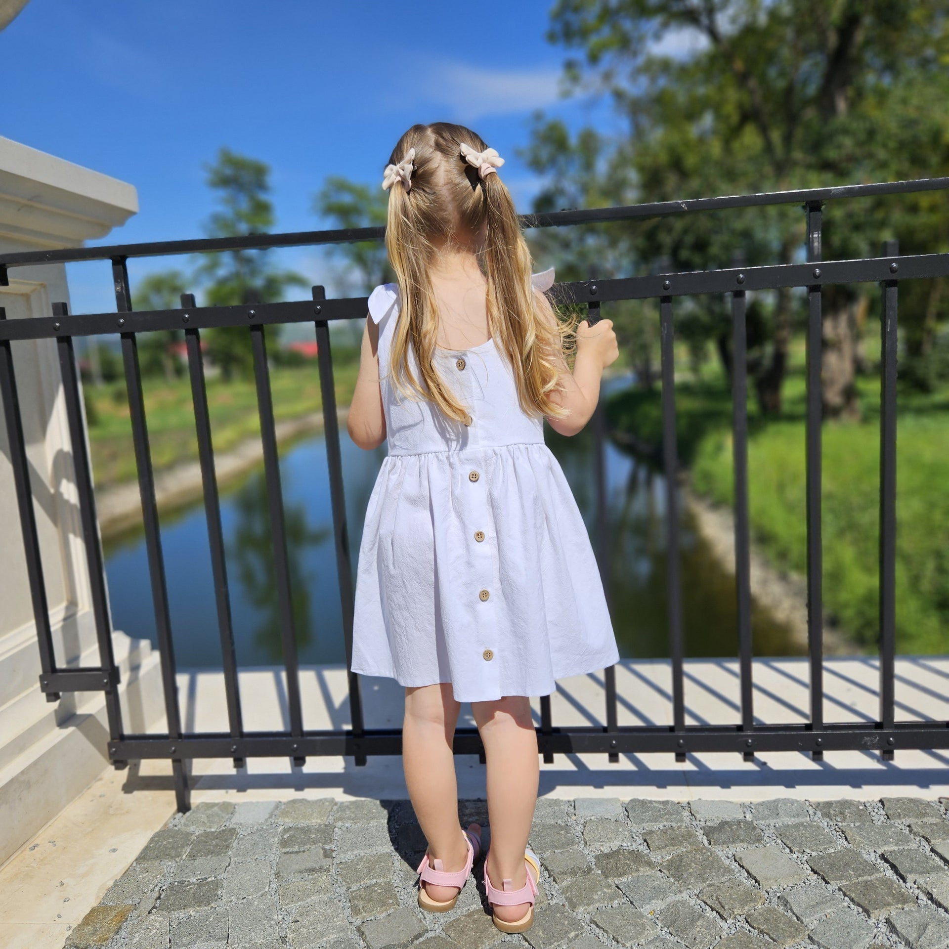 Rochita alba fetite cu bretele