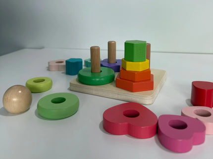 Sortator 4 Coloane din Lemn – Forme Geometrice - Bebeboo - Totul pentru copii. Jucării, Hăinuțe, Perne, Mobilier, Textile