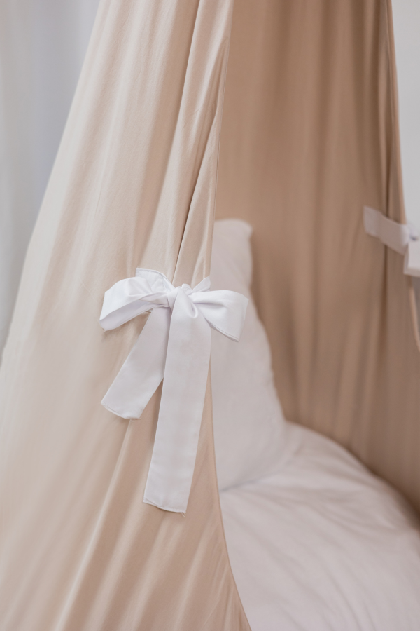 Cocon „Bezea pufoasă”  cu fundițe