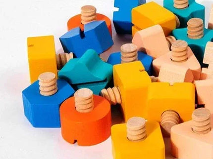 Joc Montessori Urs cu Șuruburi – Panou Educativ cu Forme și Cartonașe - Bebeboo - Totul pentru copii. Jucării, Hăinuțe, Perne, Mobilier, Textile