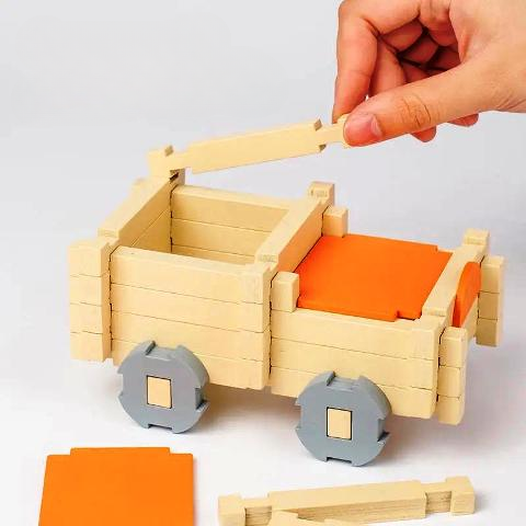 Set Montessori – Blocuri de Construcție din Lemn, 122 Piese cu Animale și Figuri