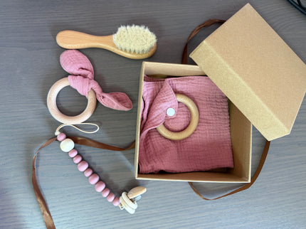 Set cadou nou-născuți - Roz - Bebeboo - Totul pentru copii. Jucării, Hăinuțe, Perne, Mobilier, Textile