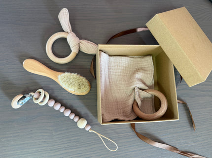 Set cadou nou-născuți - Roz Pal - Bebeboo - Totul pentru copii. Jucării, Hăinuțe, Perne, Mobilier, Textile