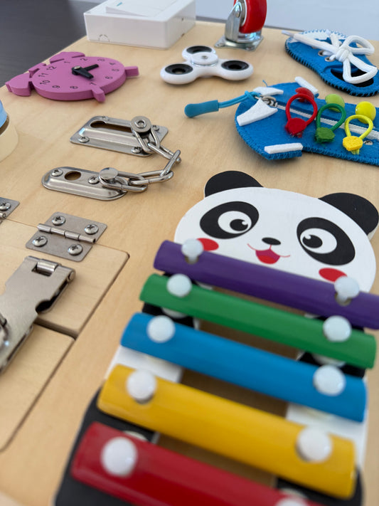 Panou de activitati Montessori. Busy board din lemn