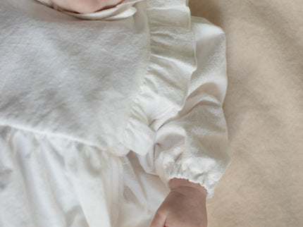 Rochita Botez Alba - Bebeboo - Totul pentru copii. Jucării, Hăinuțe, Perne, Mobilier, Textile