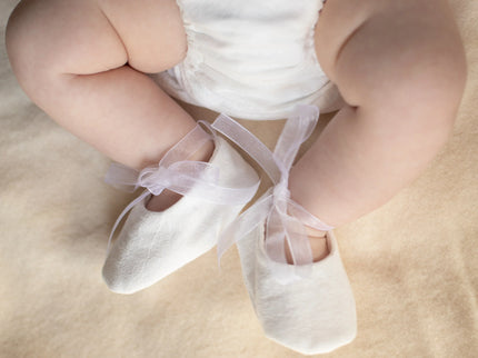 Rochita Botez Alba - Bebeboo - Totul pentru copii. Jucării, Hăinuțe, Perne, Mobilier, Textile