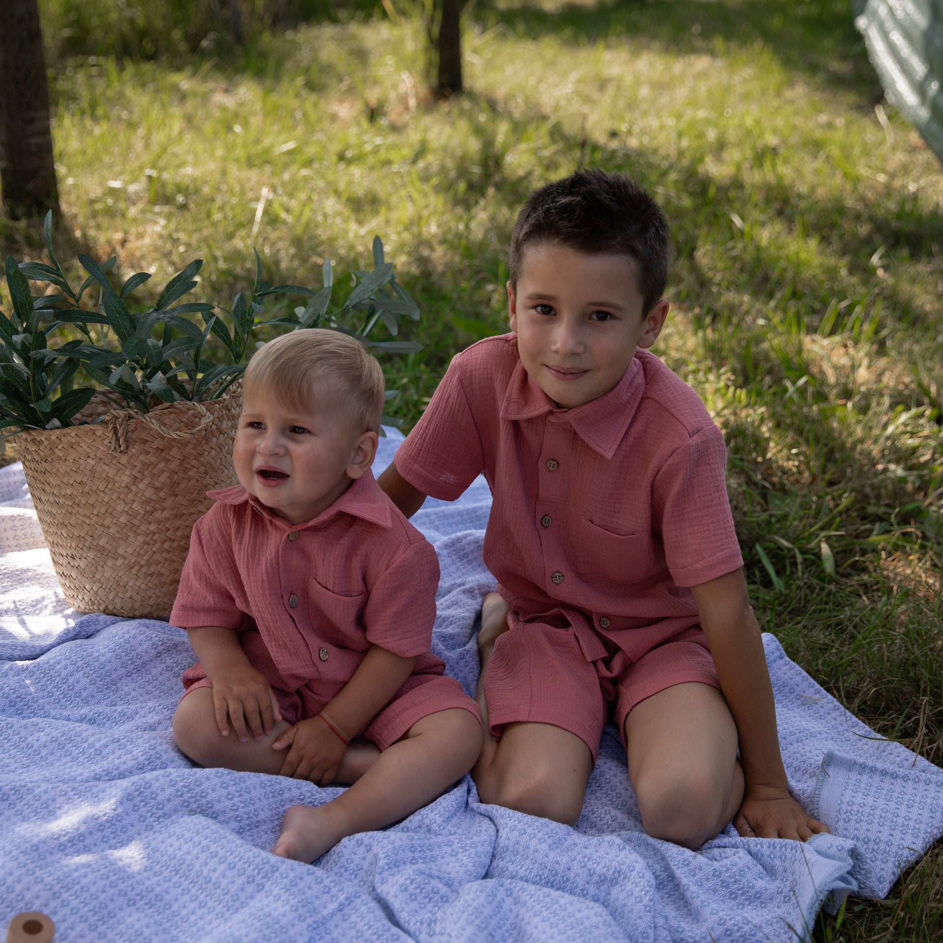 Set camasa cu pantaloni scurti din muselina