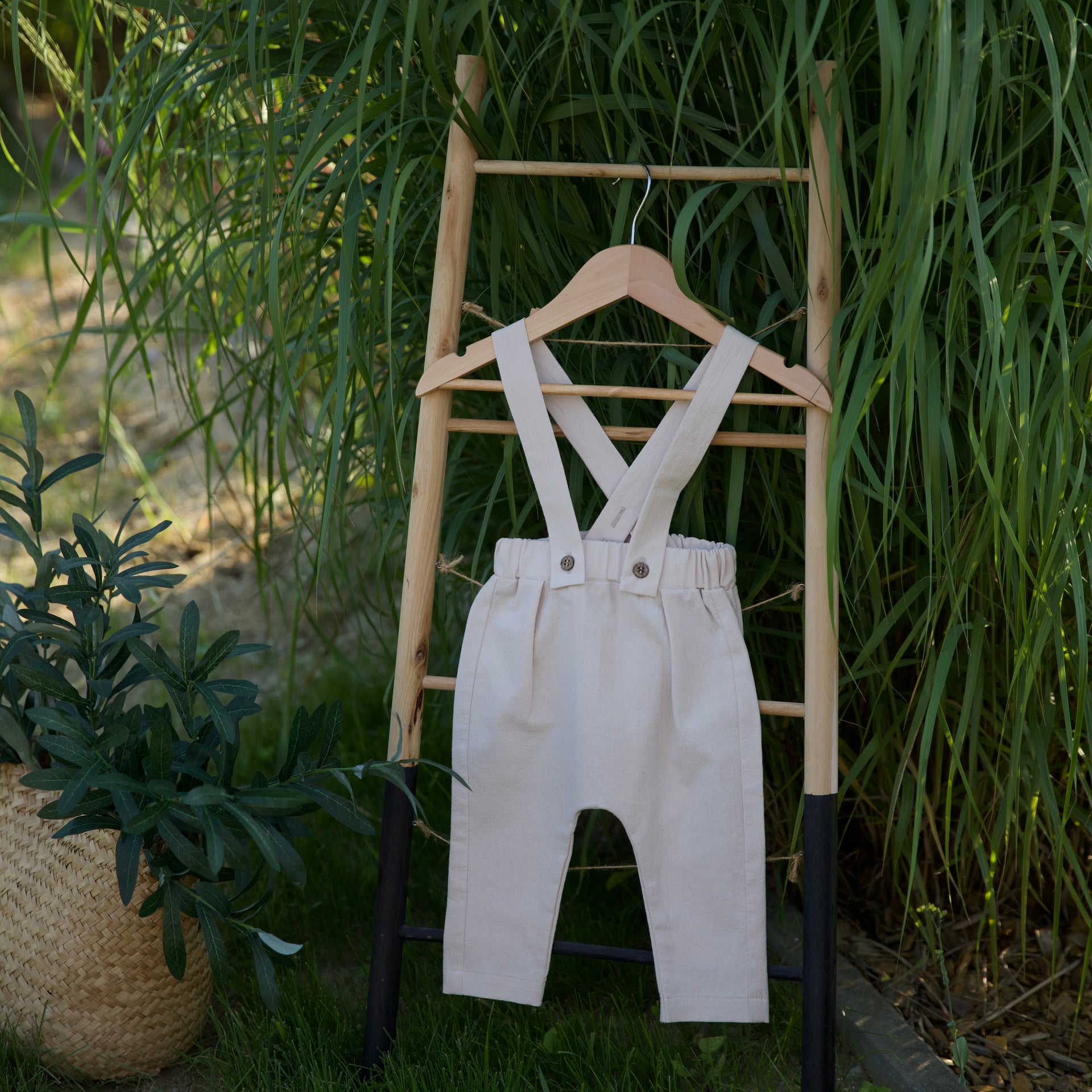 Costum Botez Baieti Bej Vesta Cu Pantaloni