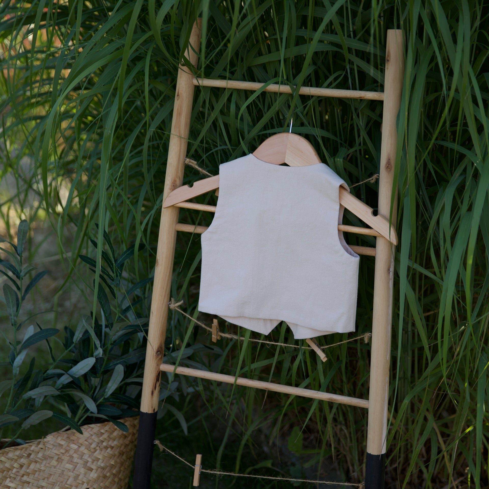 Costum Botez Baieti Bej Vesta Cu Pantaloni