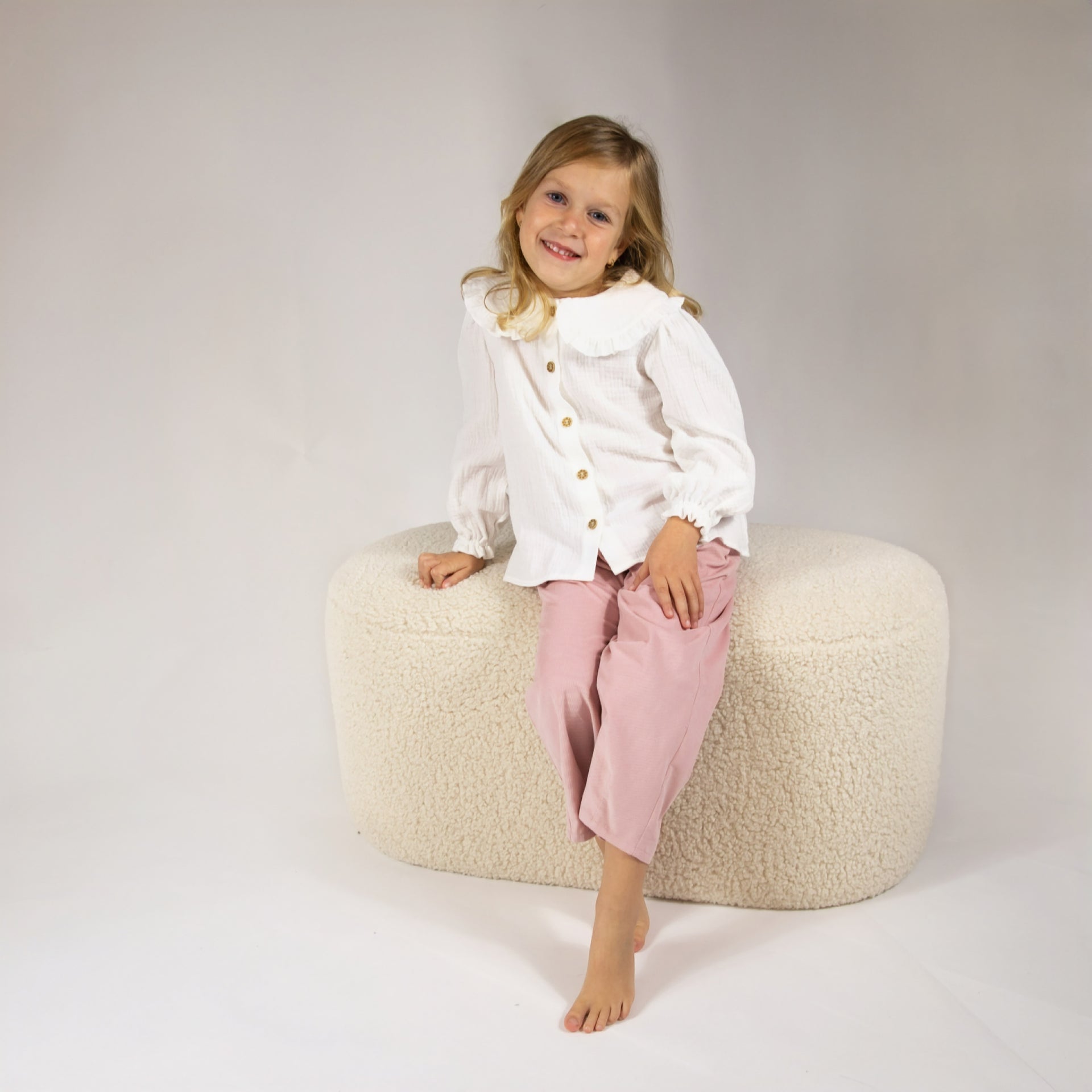 Pantaloni roz din catifea