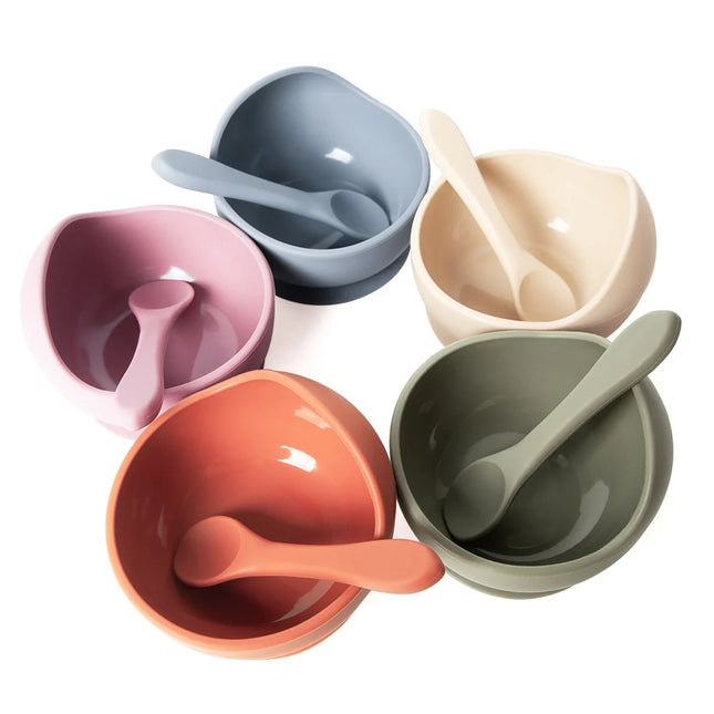 Set diversificare bebelusi din silicon (bol si lingurita) - Olive, 6 luni +