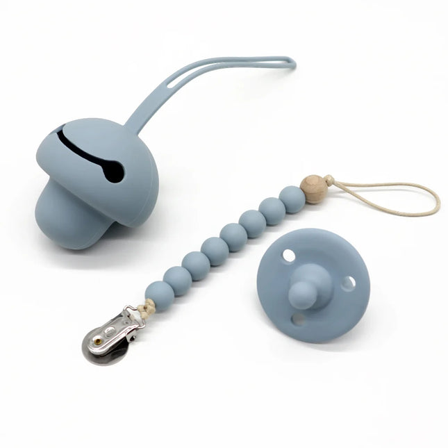 Set suzeta dentitie, lantisor si protectie, Model 1 – Dusty Blue, 3 luni+, silicon,
