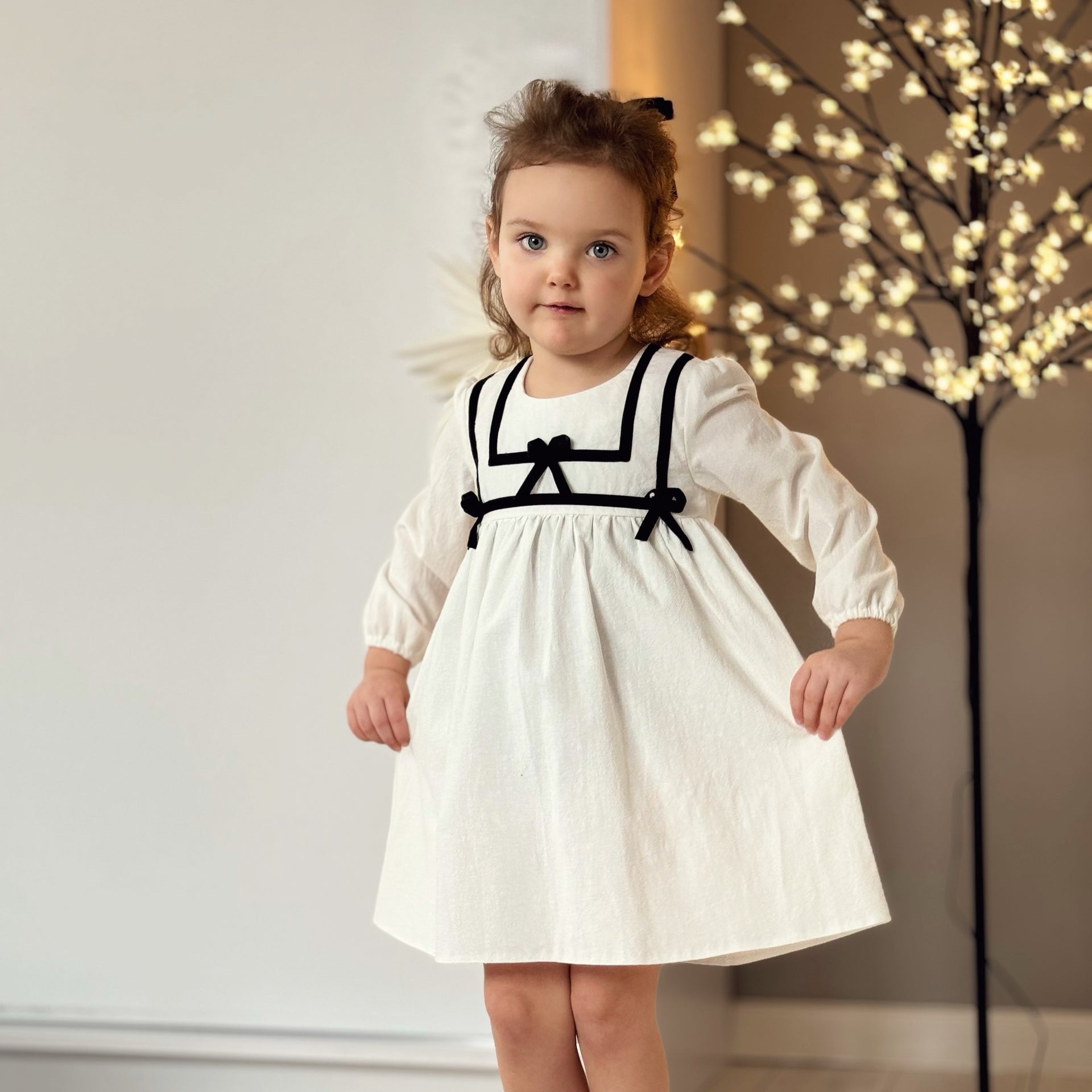 Rochita Alba Cu Fundite