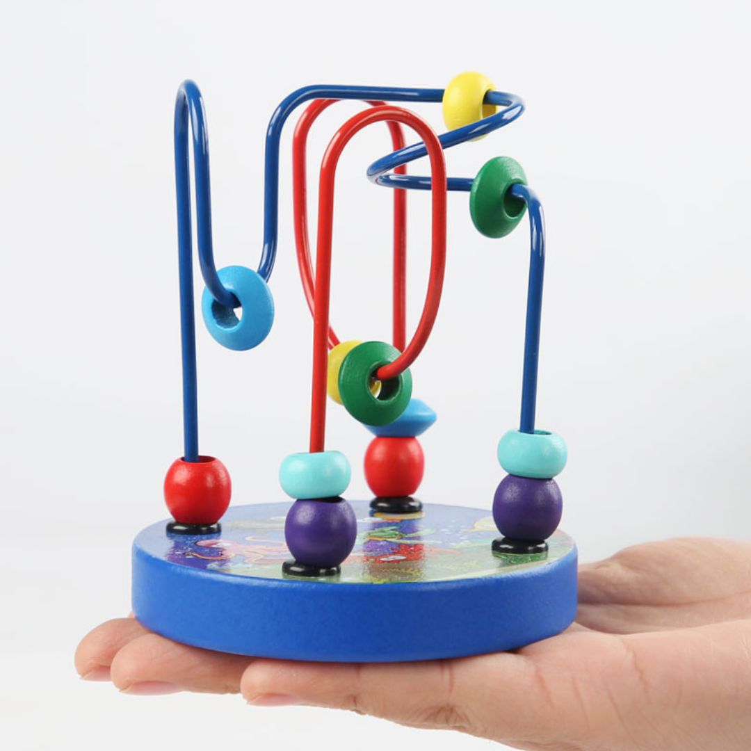 Joc de motricitate cu bile pentru bebeluși