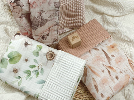 Paturica pentru bebelusi, cu muselina si tesatura tip fagure – Blush, 100% bumbac, 70x100 cm