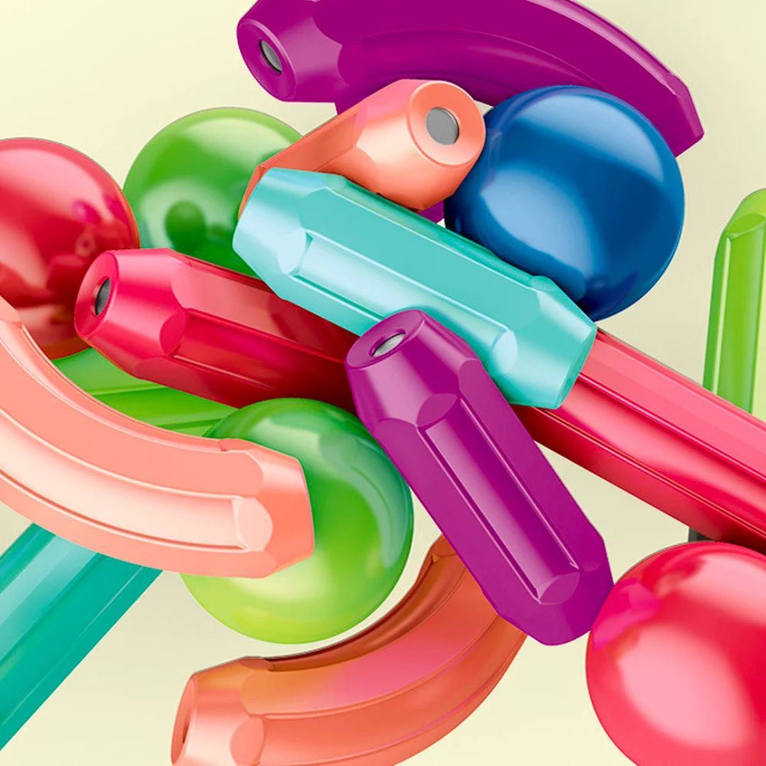 Set magnetic de construcție, cu 42 de piese colorate